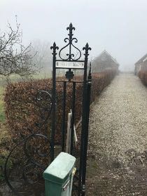 B198_02.jpg