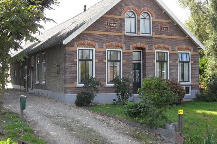 B211_02.jpg