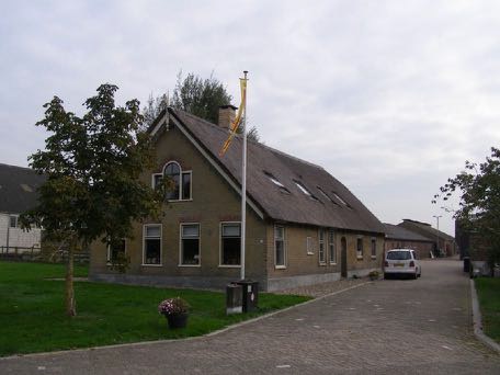 B327_01.jpg