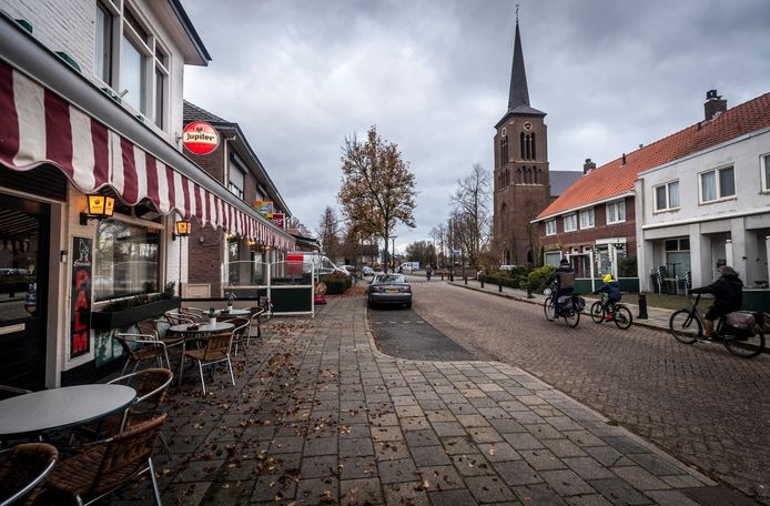 Afbeelding met buitenshuis, hemel, gebouw, wolk&#10;&#10;Automatisch gegenereerde beschrijving