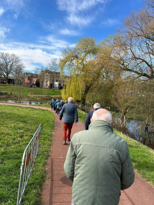 Afbeelding met buitenshuis, wolk, hemel, gras&#10;&#10;Automatisch gegenereerde beschrijving