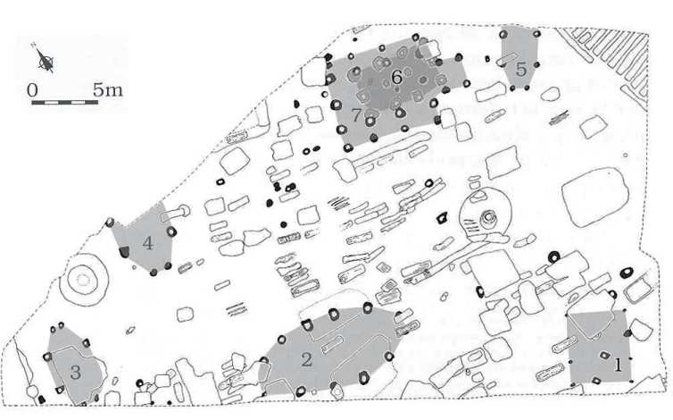 afbeelding 1 - bij 2, 3 en 4 opgegraven plattegronden van gebouwen uit de volle middeleeuwen