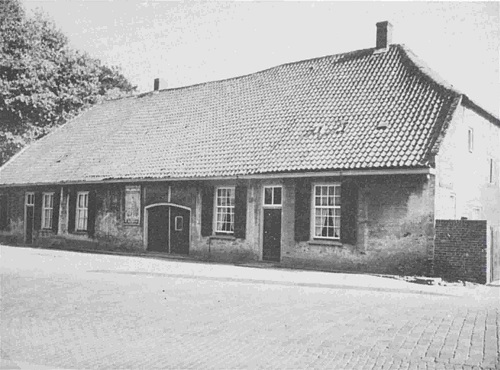 afbeelding 10 - boerderij gebouwd door de fam. Smits aan de Hoogstraat 10 en 12 in 1952.