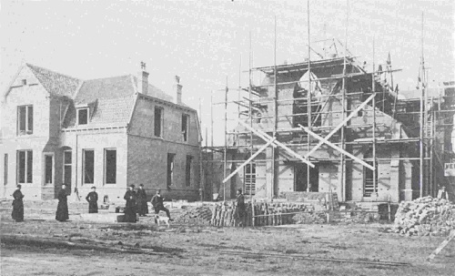 afbeelding 30 - De bouw van de kerk en pastorie te Mariaheide in 1906